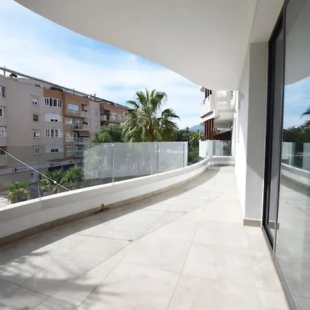 Residencial Infinity, Εστεπόνα